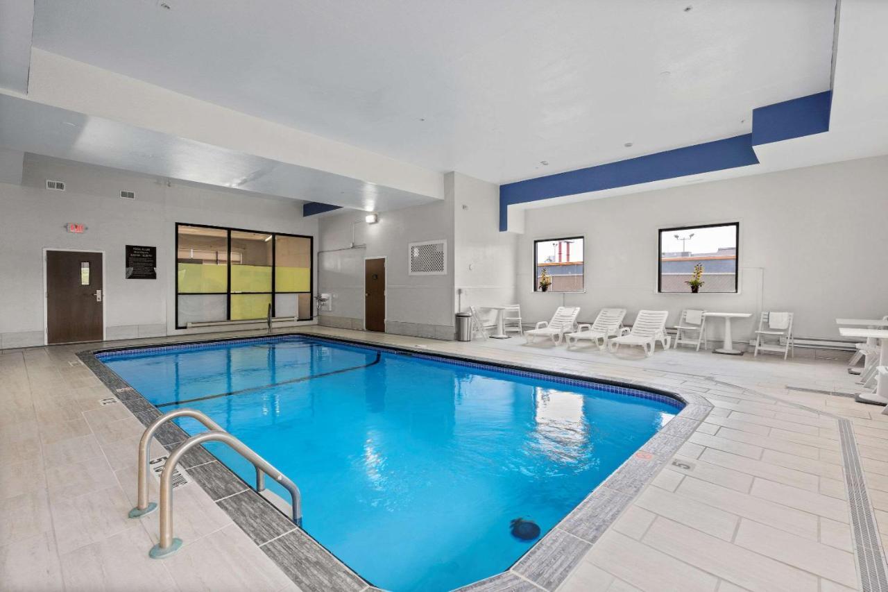 Comfort & St Louis-hazelwood Hotel